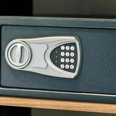 Luxury 4seasons With Garage *