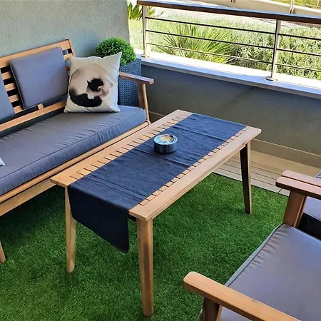 Luxury 4seasons With Garage